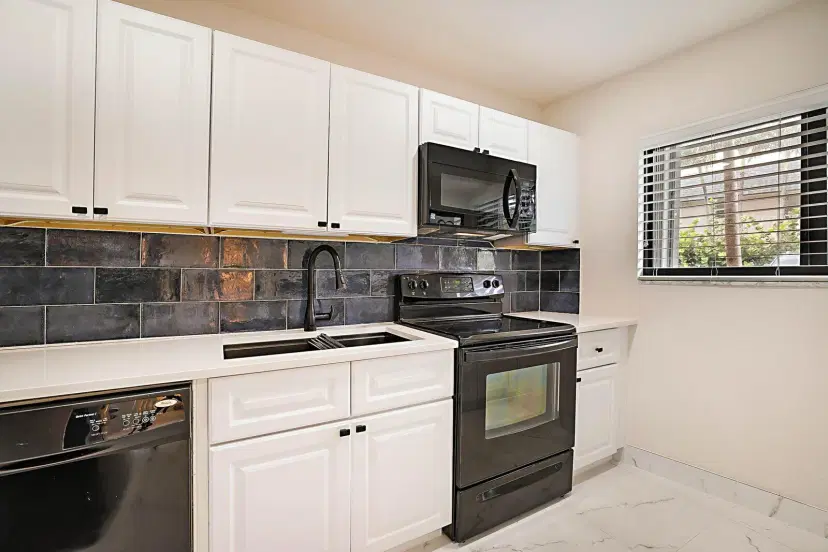 Picture of 3605 S Ocean Boulevard 111, South Palm Beach FL 33480