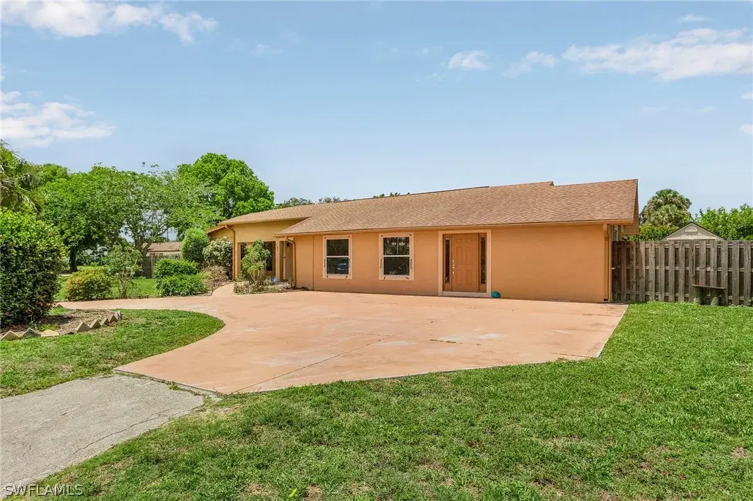 Picture of 5730 Winkler Rd, Fort Myers, FL 33919