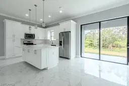 Picture of 570 Sherwood Ave S, Lehigh Acres, FL 33974