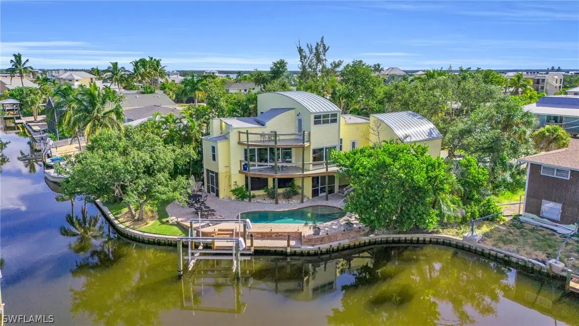 Picture of 196 Dundee Rd, Fort Myers Beach, FL 33931