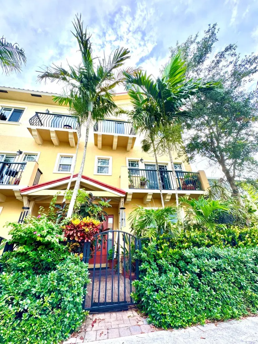 Picture of 218 S Federal Highway 1, Lake Worth Beach FL 33460
