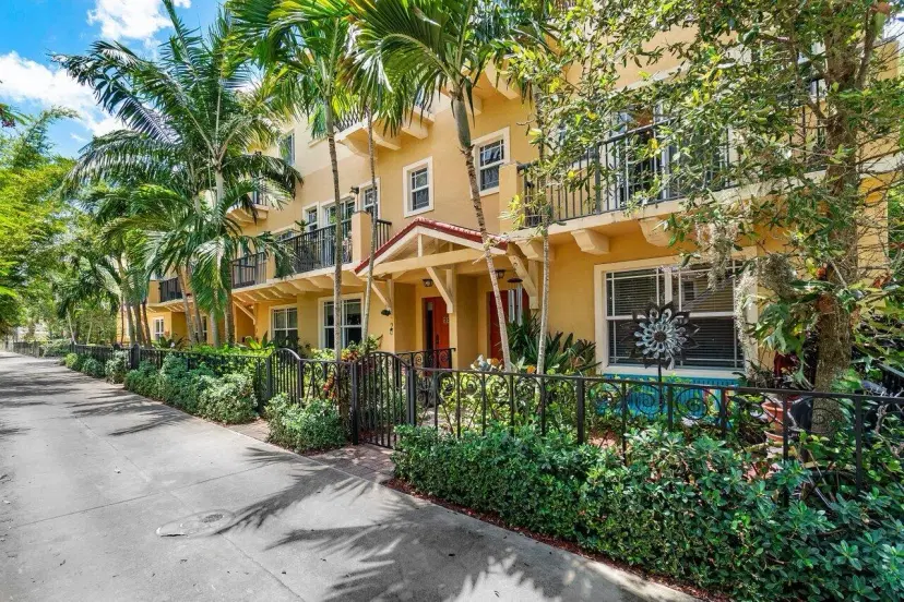 Picture of 218 S Federal Highway 1, Lake Worth Beach FL 33460