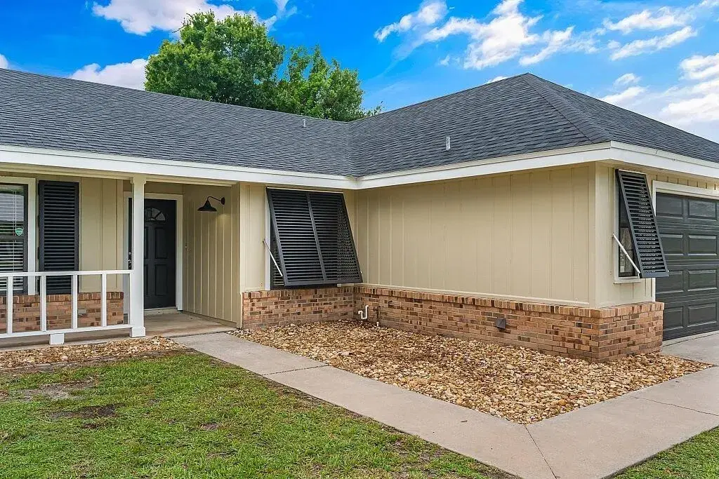 Picture of 5400 Paleo Pines Circle, Fort Pierce, FL 34951