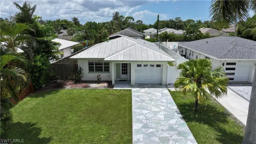 Picture of 744 100Th Ave N, Naples FL 34108