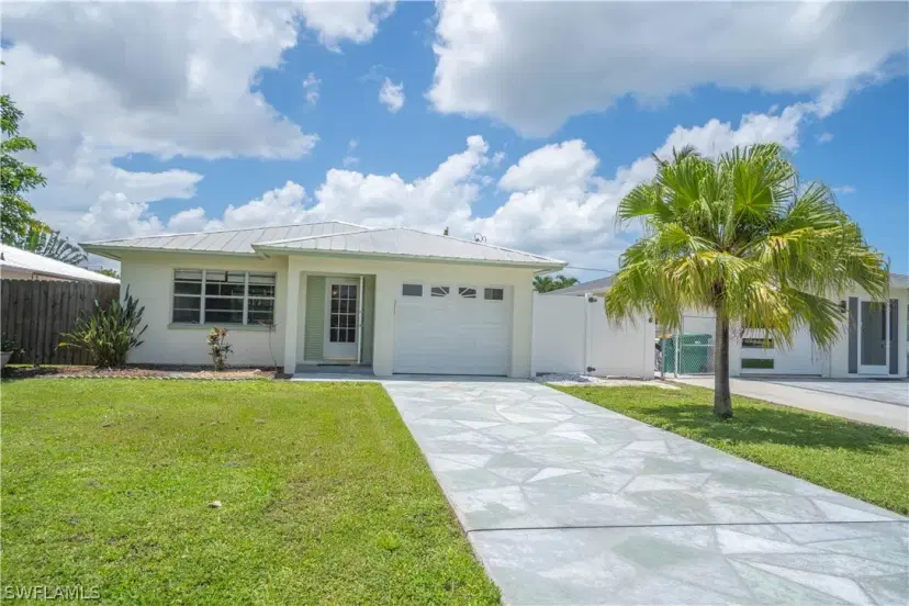 Picture of 744 100Th Ave N, Naples FL 34108