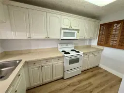 Picture of 9311 Orange Grove Dr 204, Davie, FL 33324