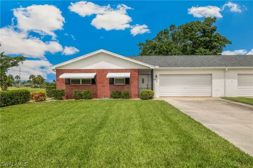 Picture of 6992 Edgewater Cir, Fort Myers FL 33919