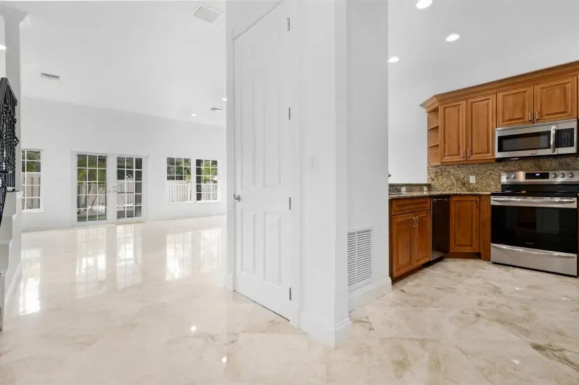 Picture of 4517 NE 21St Avenue 5, Fort Lauderdale FL 33308