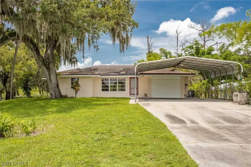 Picture of 2030 Fort Denaud Rd, Labelle FL 33935