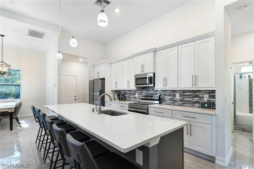 Picture of 715 Columbus Ave, Lehigh Acres FL 33972