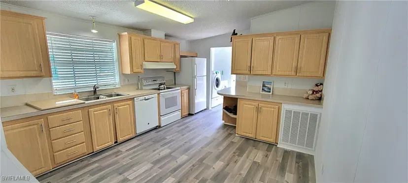 Picture of 276 Grosbeak Ln, Naples FL 34114