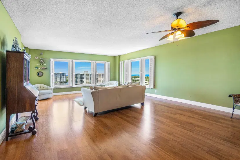 Picture of 555 SE 6Th Avenue 11G, Delray Beach FL 33483