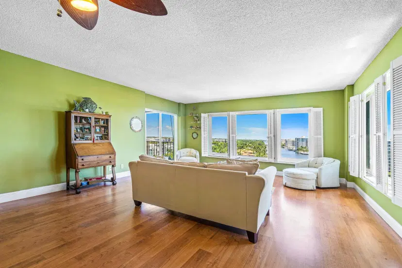 Picture of 555 SE 6Th Avenue 11G, Delray Beach FL 33483