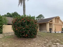 Picture of 362 SE Crosspoint Drive, Port St Lucie, FL 34983