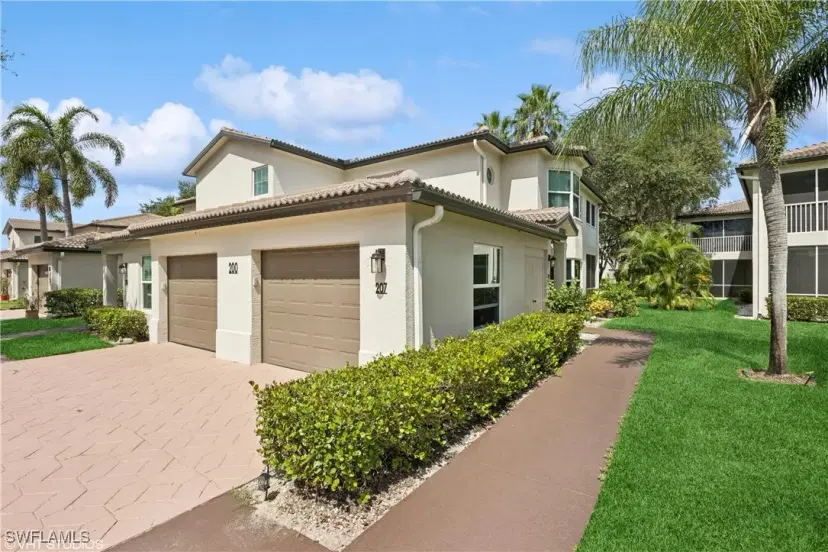 Picture of 200 Diamond Cir 207, Naples FL 34110