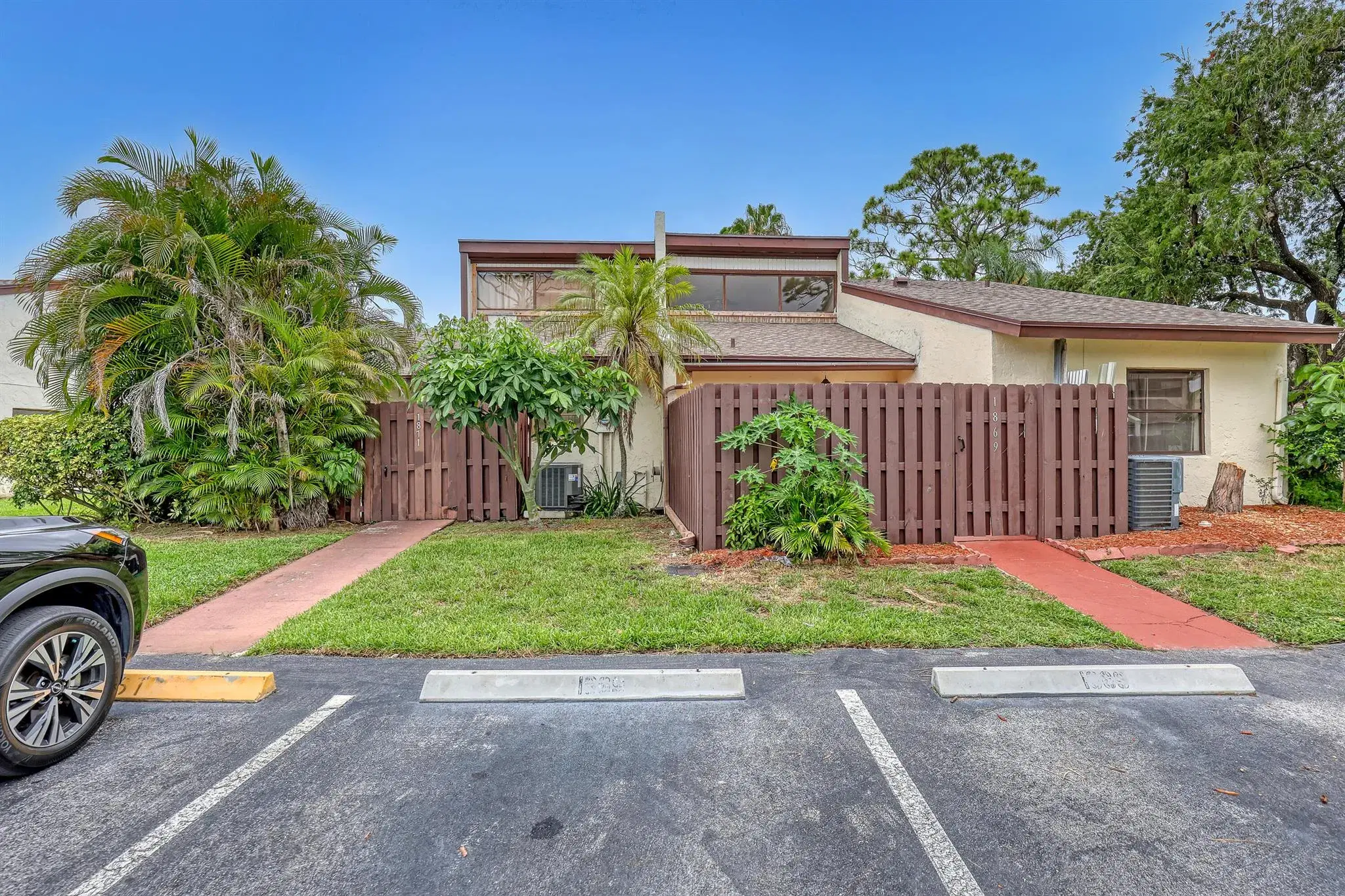 Picture of 1871 Abbey Road 19A, West Palm Beach, FL 33415