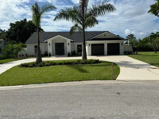 Picture of 181 Briarcliff Ln, Naples FL 34113