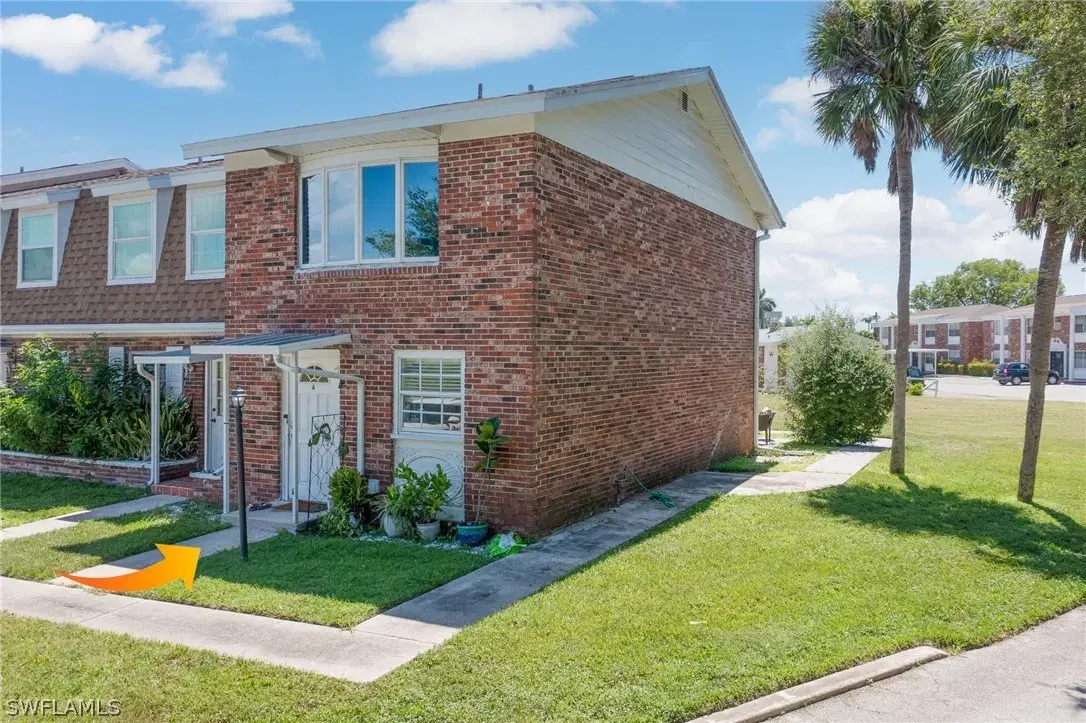 Picture of 864 Courtington Ln 1, Fort Myers, FL 33919