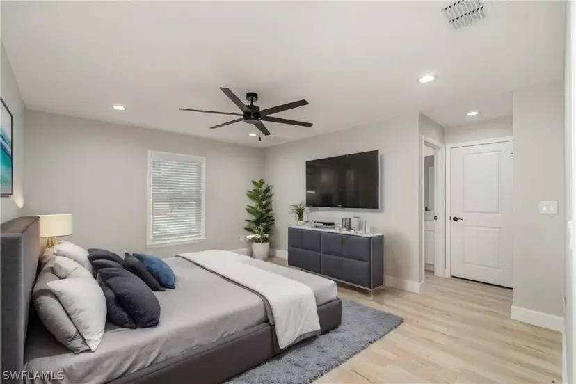 Picture of 213 NW 5Th St, Cape Coral FL 33993