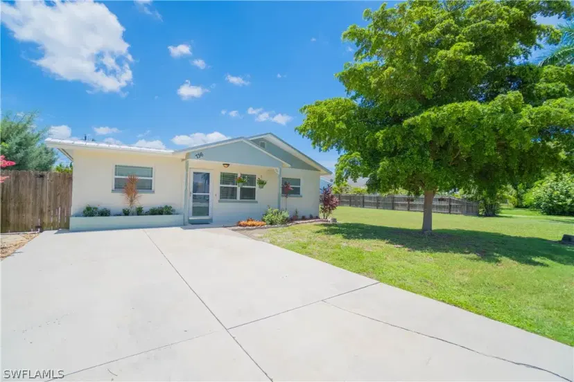 Picture of 736 104Th Ave N, Naples FL 34108