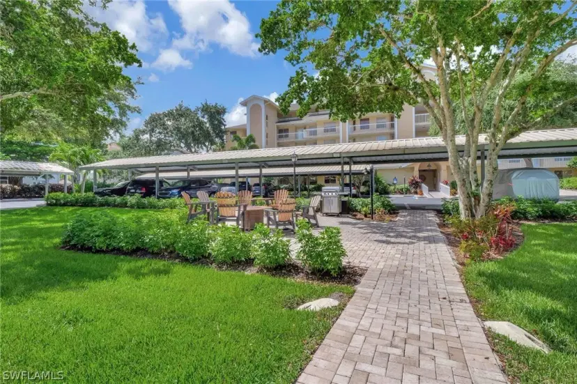 Picture of 380 Horse Creek Dr 401, Naples FL 34110
