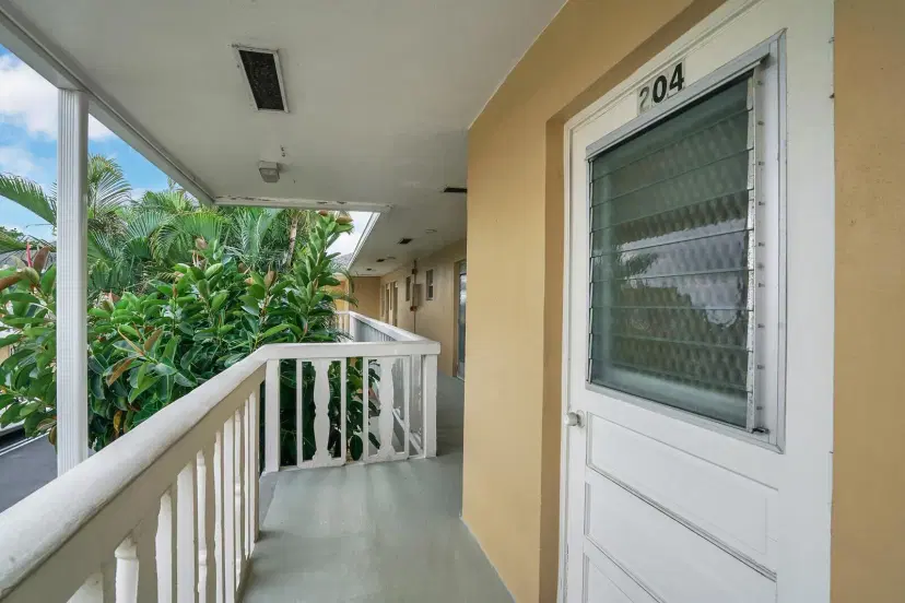 Picture of 2111 NE 1St Court 204, Boynton Beach FL 33435