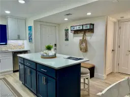 Picture of 1205 SE 46Th Ln 103, Cape Coral, FL 33904