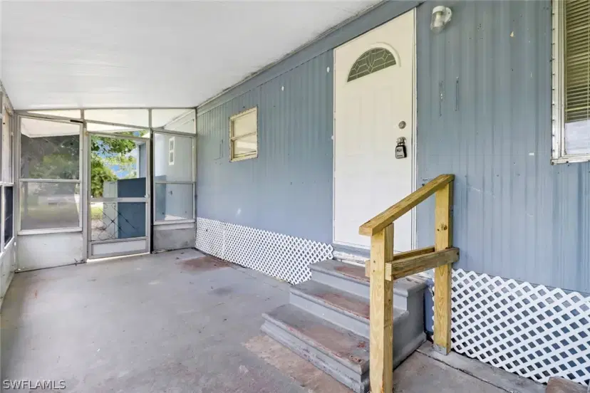 Picture of 2213 Carlisle Ln, North Fort Myers FL 33917