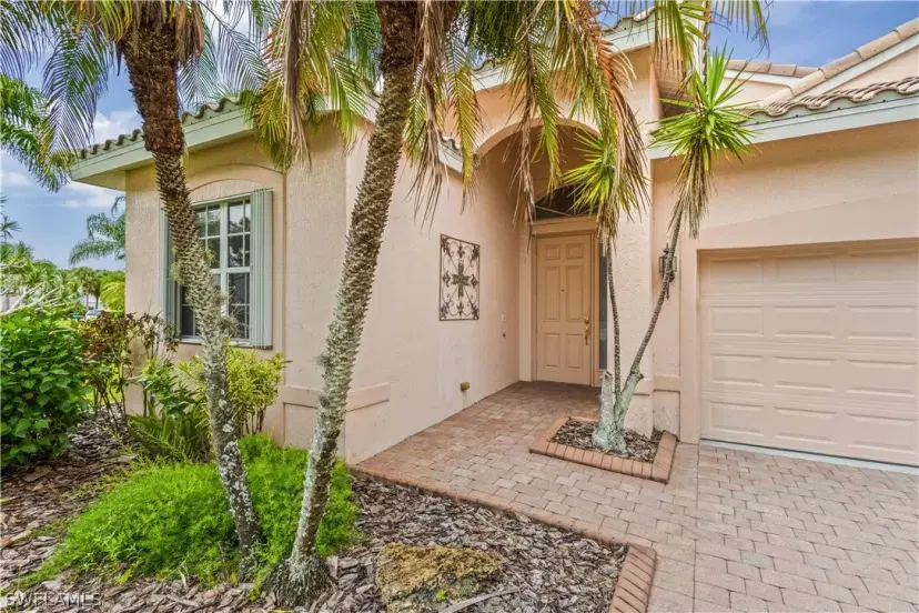 Picture of 20084 Castlemaine Ave, Estero FL 33928