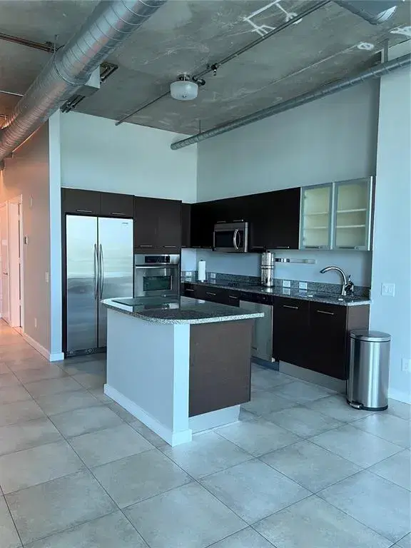 Picture of 3029 NE 188Th St 820, Miami FL 33180