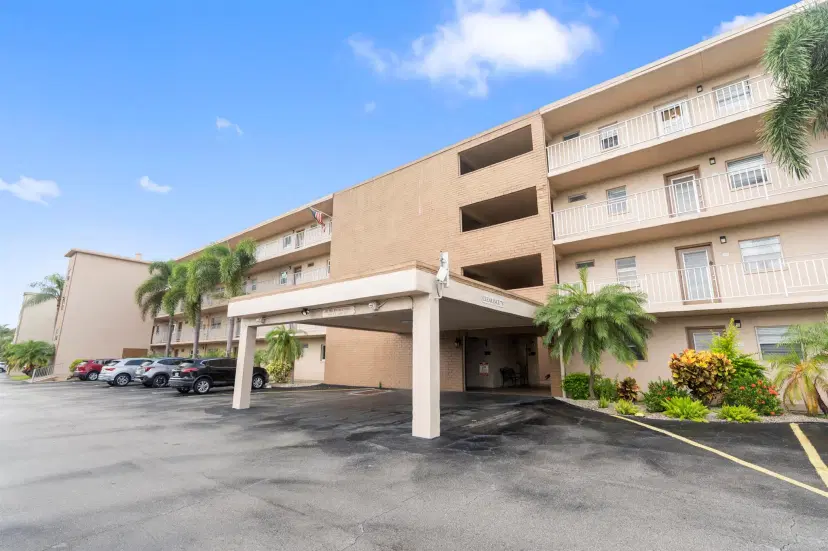 Picture of 300 NE 26Th Avenue 114, Boynton Beach FL 33435
