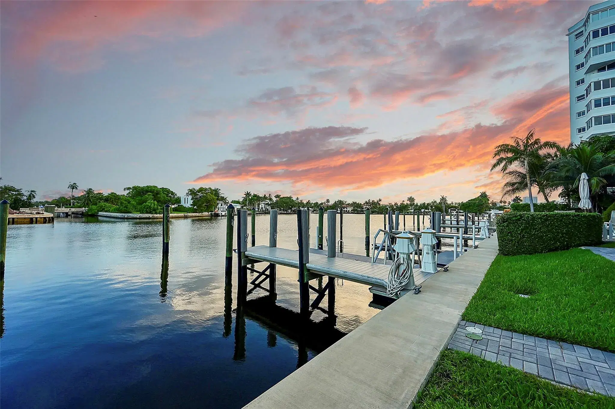 Picture of 353 Sunset Dr 402, Fort Lauderdale, FL 33301