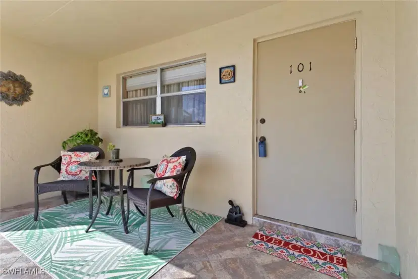 Picture of 909 SE 46Th Ln 101, Cape Coral FL 33904