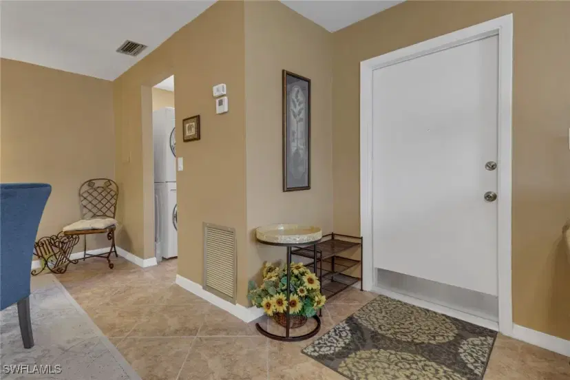 Picture of 909 SE 46Th Ln 101, Cape Coral FL 33904