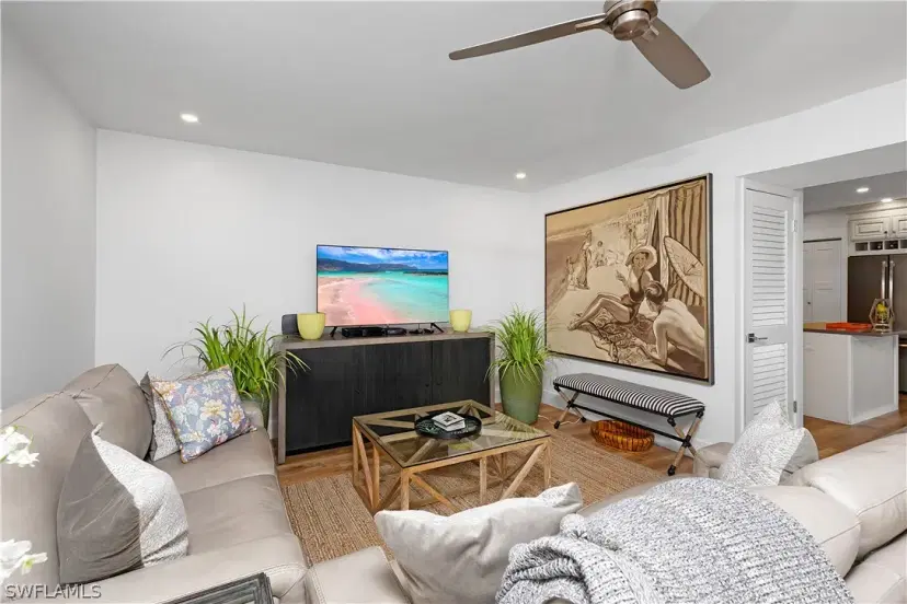Picture of 788 Park Shore Dr A20, Naples FL 34103