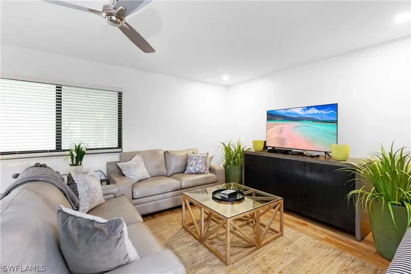 Picture of 788 Park Shore Dr A20, Naples FL 34103