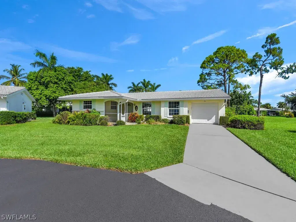 Picture of 36 Lanai Cir 36, Naples, FL 34112