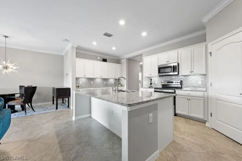 Picture of 1585 Vizcaya Ln, Naples FL 34113