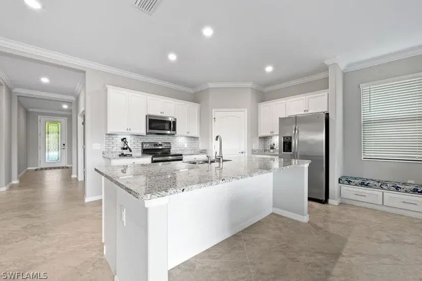 Picture of 1585 Vizcaya Ln, Naples FL 34113