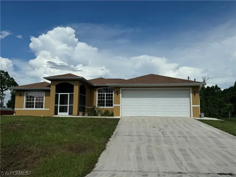 Picture of 814 Jefferson Ave, Lehigh Acres FL 33936