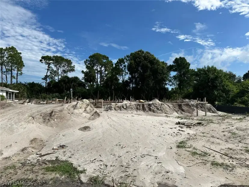 Picture of 361 Paddock St, Lehigh Acres FL 33974