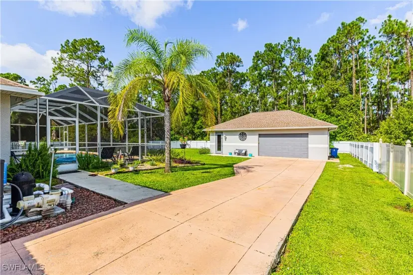Picture of 1109 Thompson Ave, Lehigh Acres FL 33972