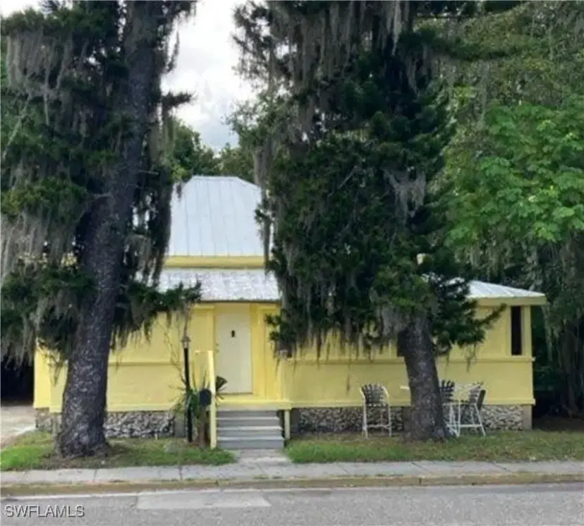 Picture of 2122 Broadway, Fort Myers FL 33901