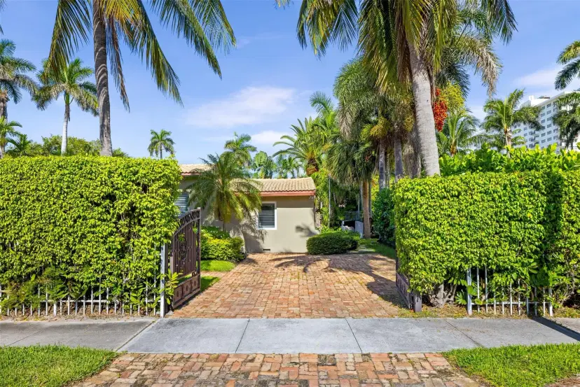 Picture of 359 Poinciana Dr, Fort Lauderdale FL 33301