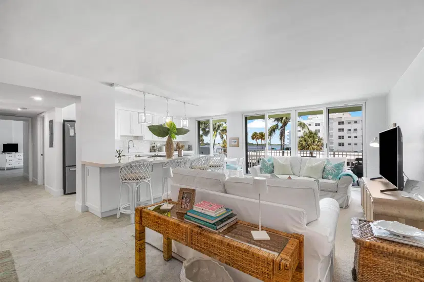Picture of 2860 S Ocean Boulevard 205, Palm Beach FL 33480