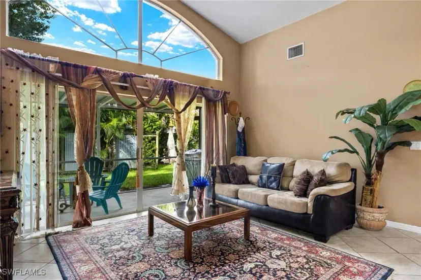 Picture of 12540 Eagle Pointe Cir, Fort Myers FL 33913