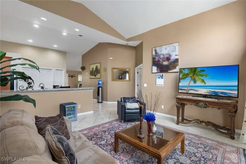 Picture of 12540 Eagle Pointe Cir, Fort Myers FL 33913