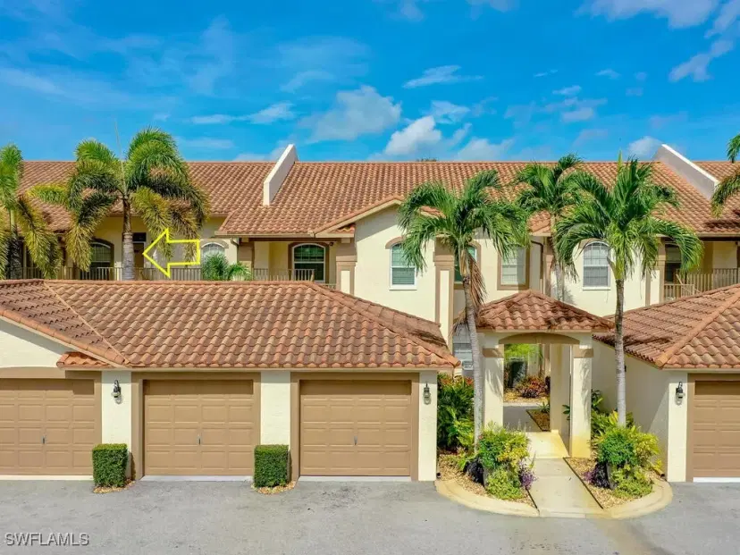 Picture of 230 Newport Dr 608, Naples FL 34114