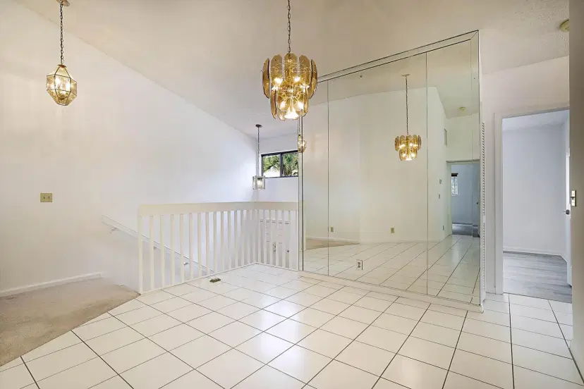 Picture of 9 Via De Casas Sur 203, Boynton Beach FL 33426