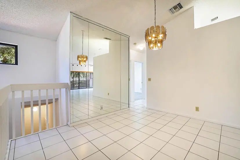 Picture of 9 Via De Casas Sur 203, Boynton Beach FL 33426